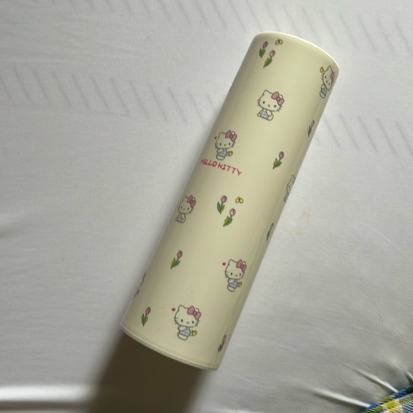 Sanrio Hello Kitty Tissue dispenser NWOT - Picture 2 of 3